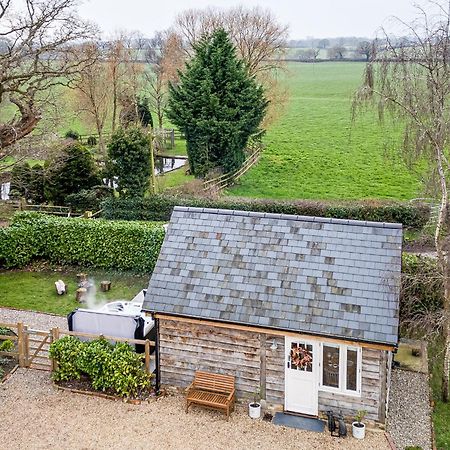 Villa Oak Tree Hideaway Whitchurch  Exterior foto